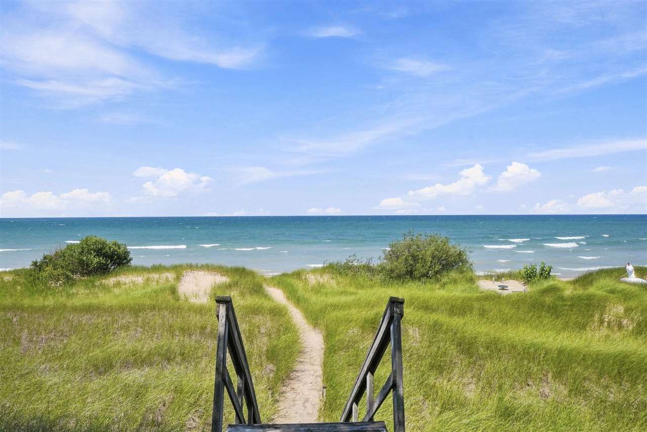 8463 Sturgeon Bay Drive Harbor Springs MI 49740