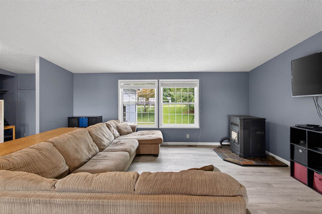 425 Knollcrest Charlevoix MI 49720