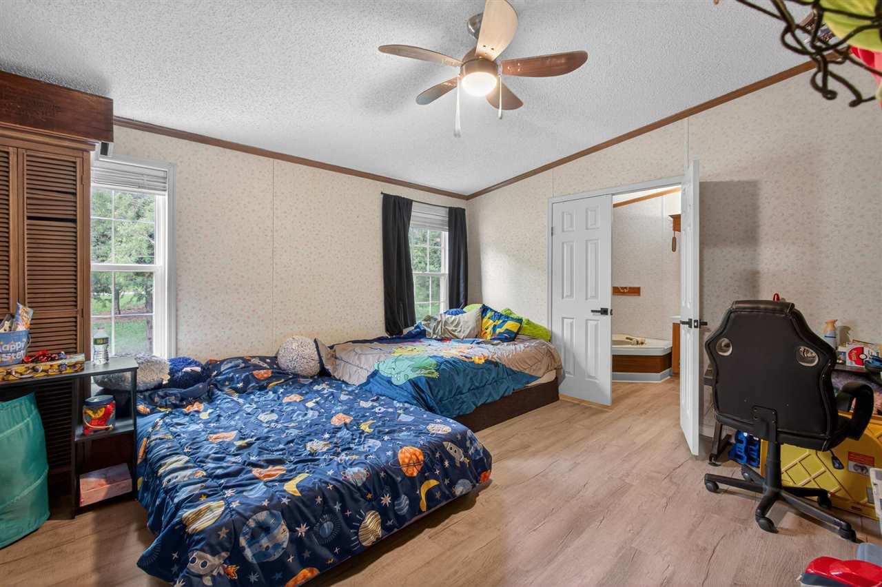 425 Knollcrest Charlevoix MI 49720