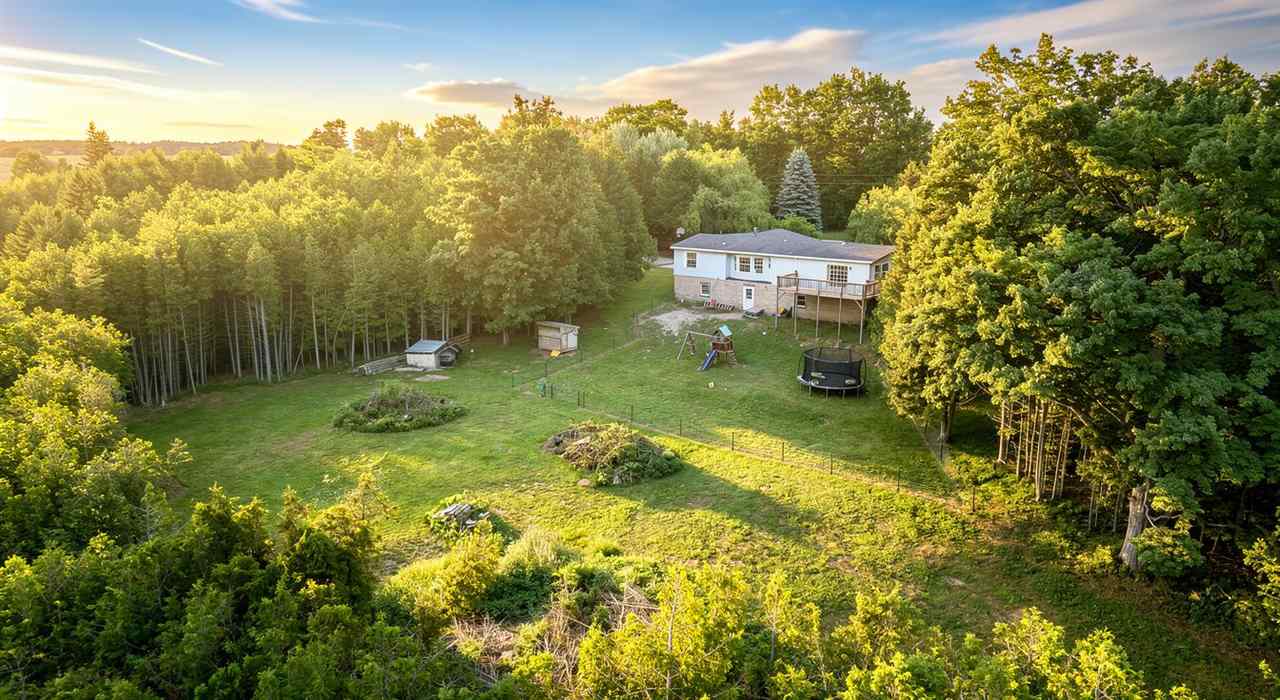 425 Knollcrest Charlevoix MI 49720