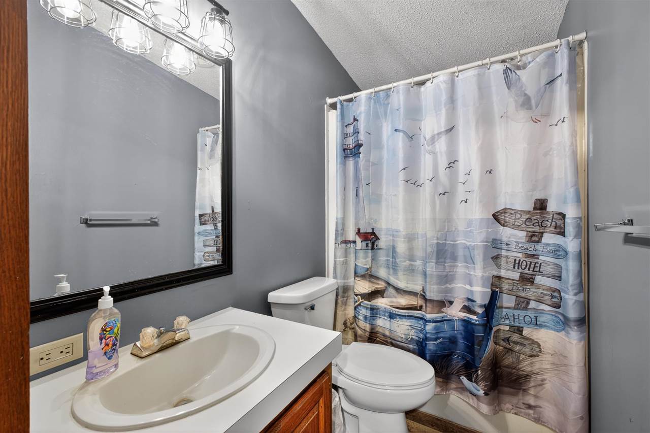 425 Knollcrest Charlevoix MI 49720
