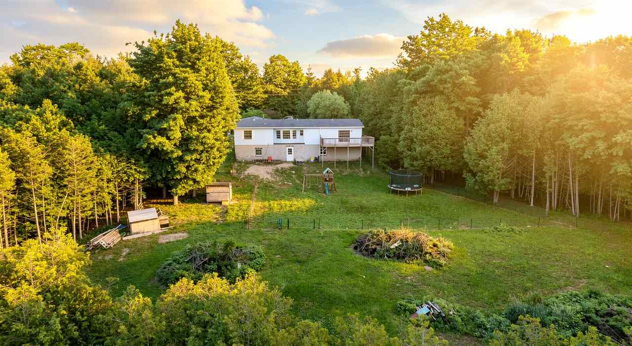 425 Knollcrest Charlevoix MI 49720
