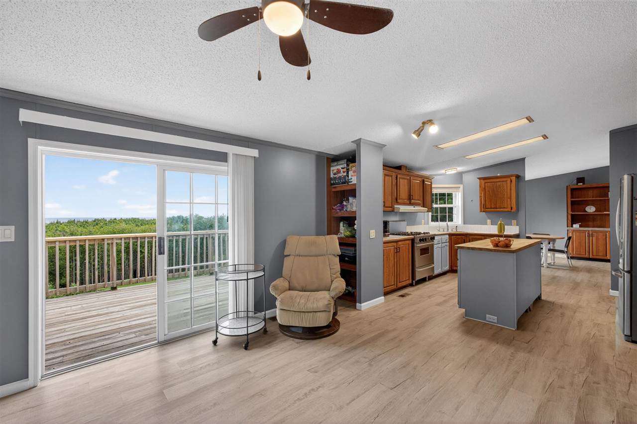 425 Knollcrest Charlevoix MI 49720