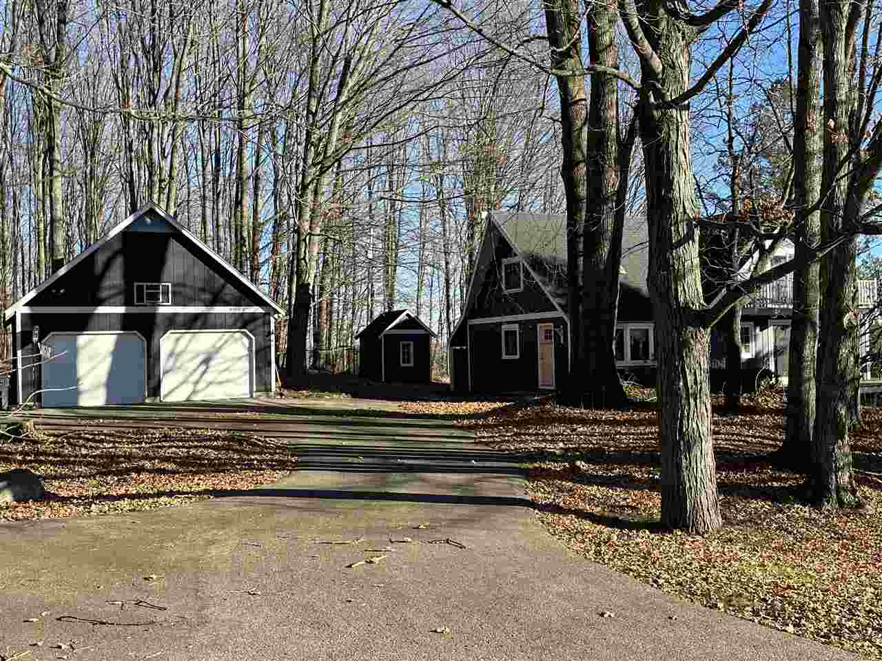 4550 Heynig Harbor Springs MI 49740