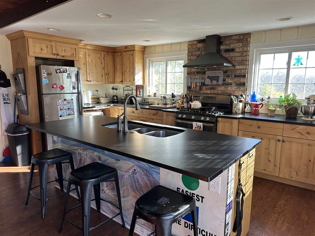 4550 Heynig Harbor Springs MI 49740