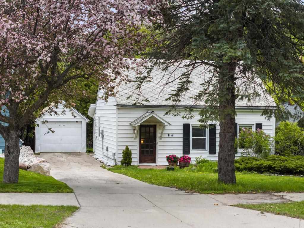 1117 E Mitchell Street Petoskey MI 49770