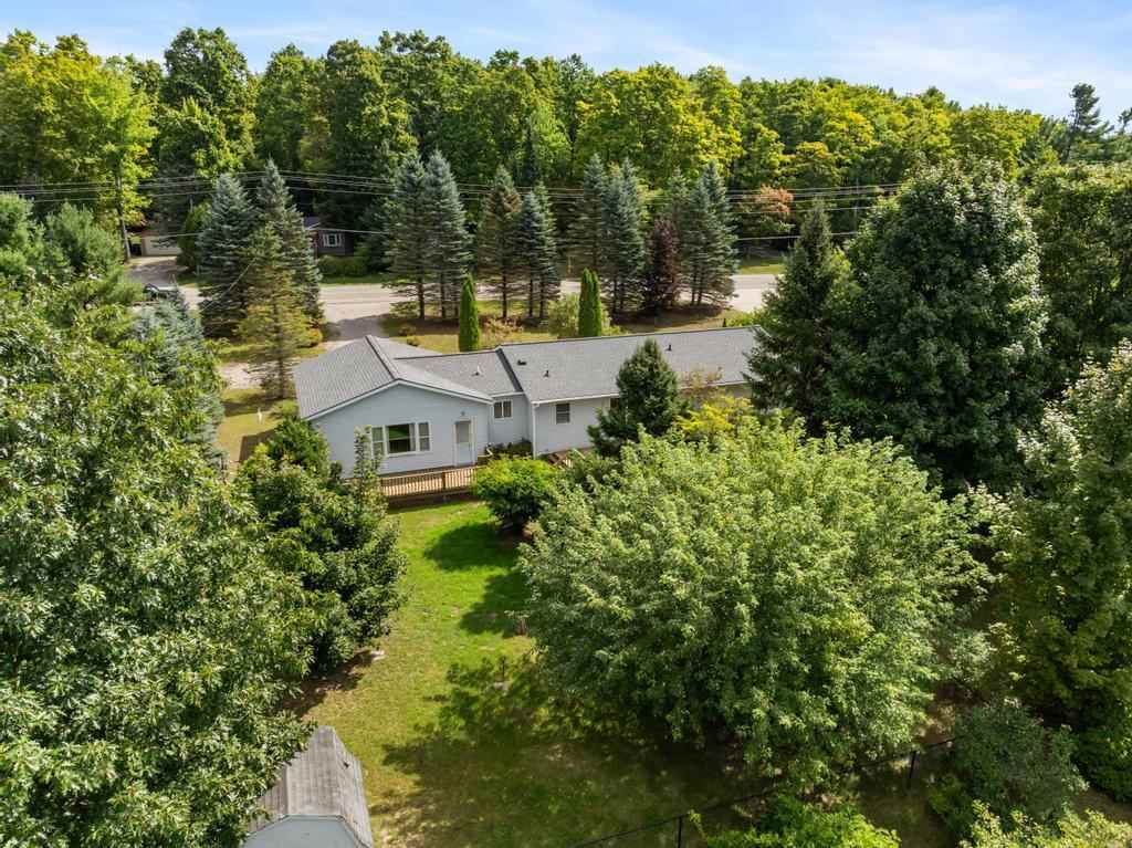 7126 S Pleasantview Harbor Springs MI 49740