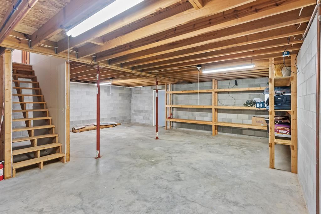 7126 S Pleasantview Harbor Springs MI 49740