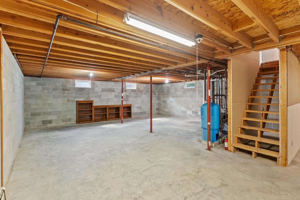 7126 S Pleasantview Harbor Springs MI 49740