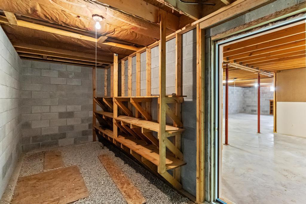 7126 S Pleasantview Harbor Springs MI 49740