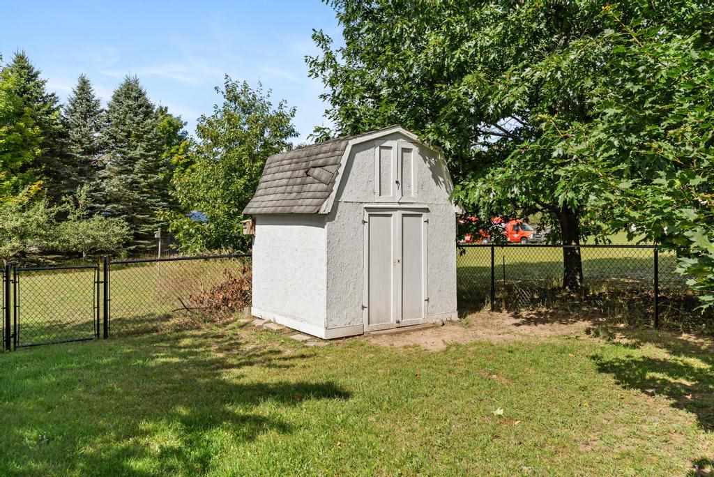 7126 S Pleasantview Harbor Springs MI 49740