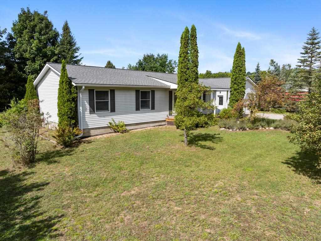 7126 S Pleasantview Harbor Springs MI 49740