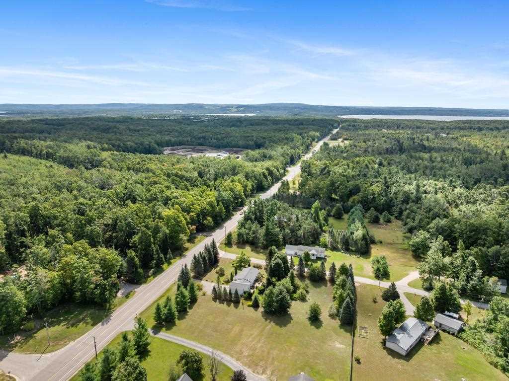 7126 S Pleasantview Harbor Springs MI 49740