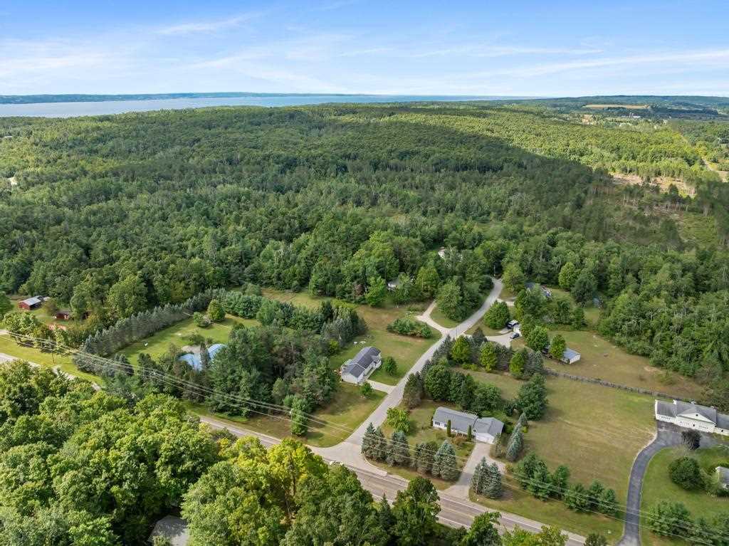 7126 S Pleasantview Harbor Springs MI 49740