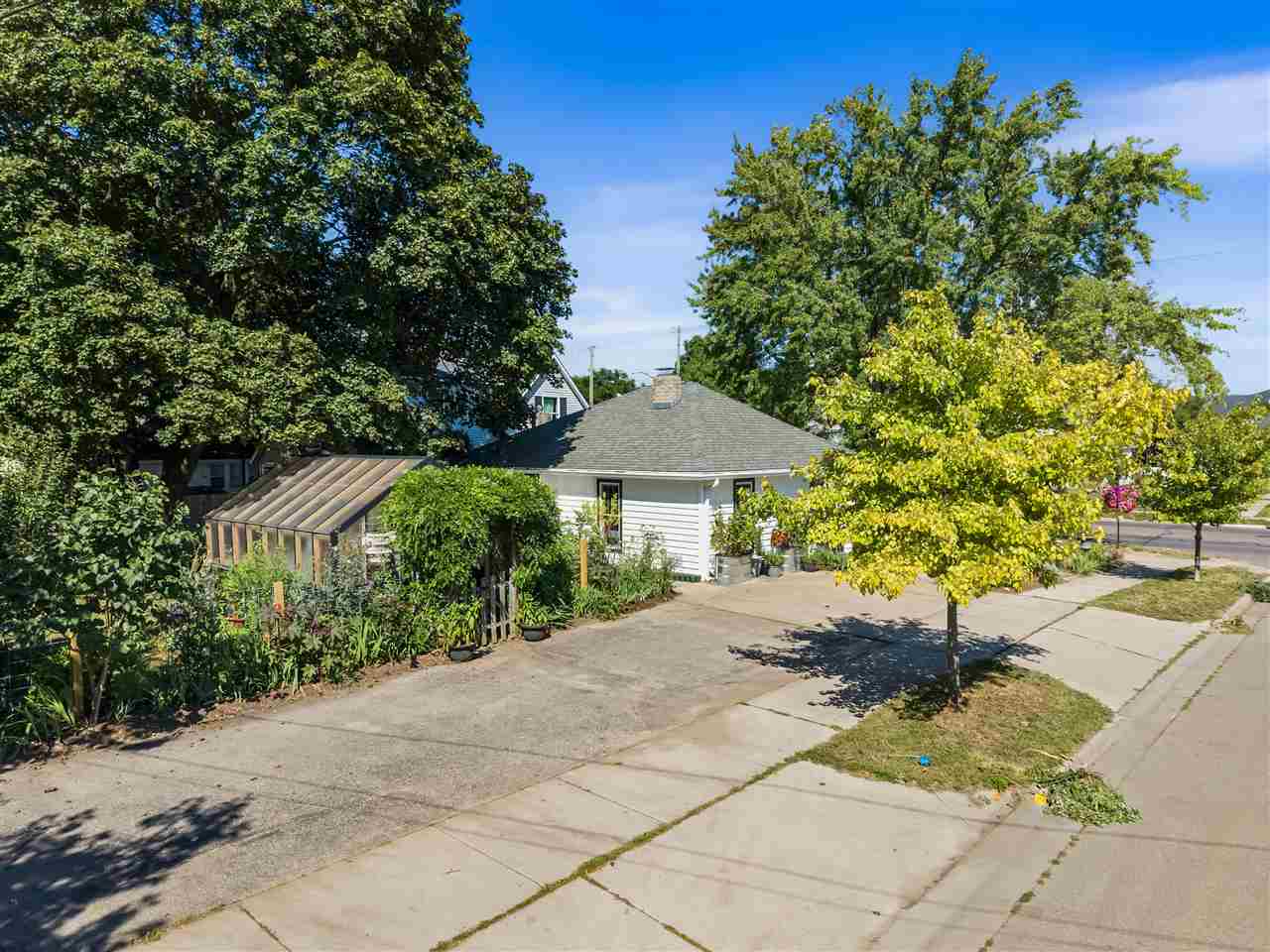 907 Bridge Street Charlevoix MI 49720