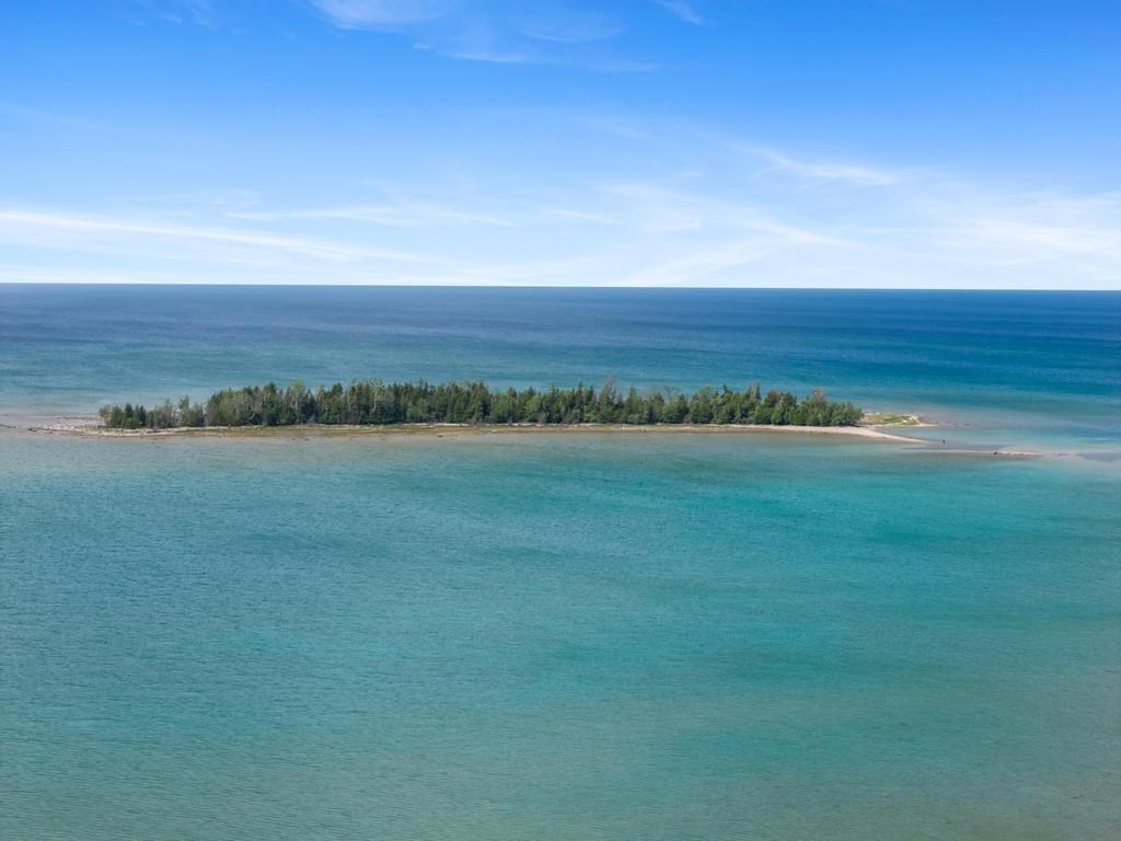 04883 Lakeshore Drive Charlevoix MI 49720-0000