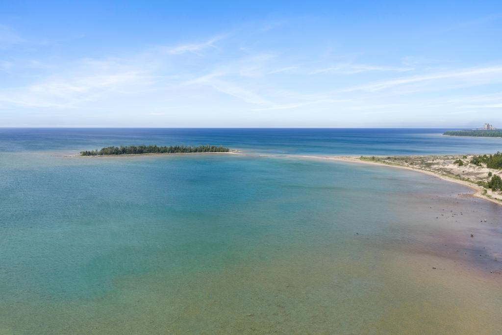 04883 Lakeshore Drive Charlevoix MI 49720-0000