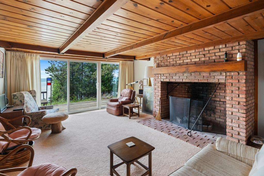 04883 Lakeshore Drive Charlevoix MI 49720-0000