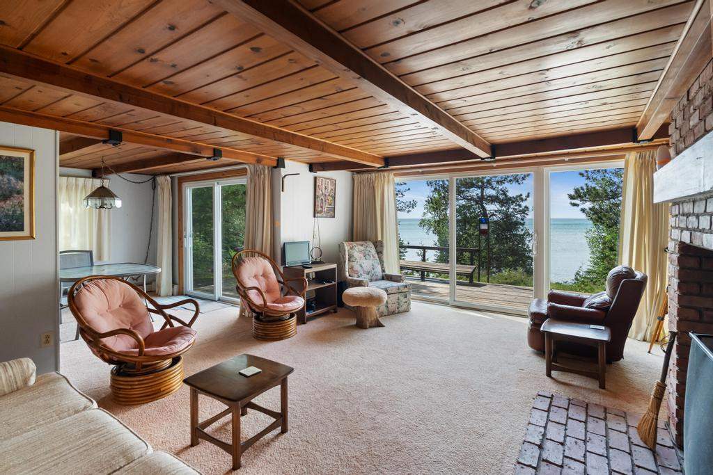 04883 Lakeshore Drive Charlevoix MI 49720-0000