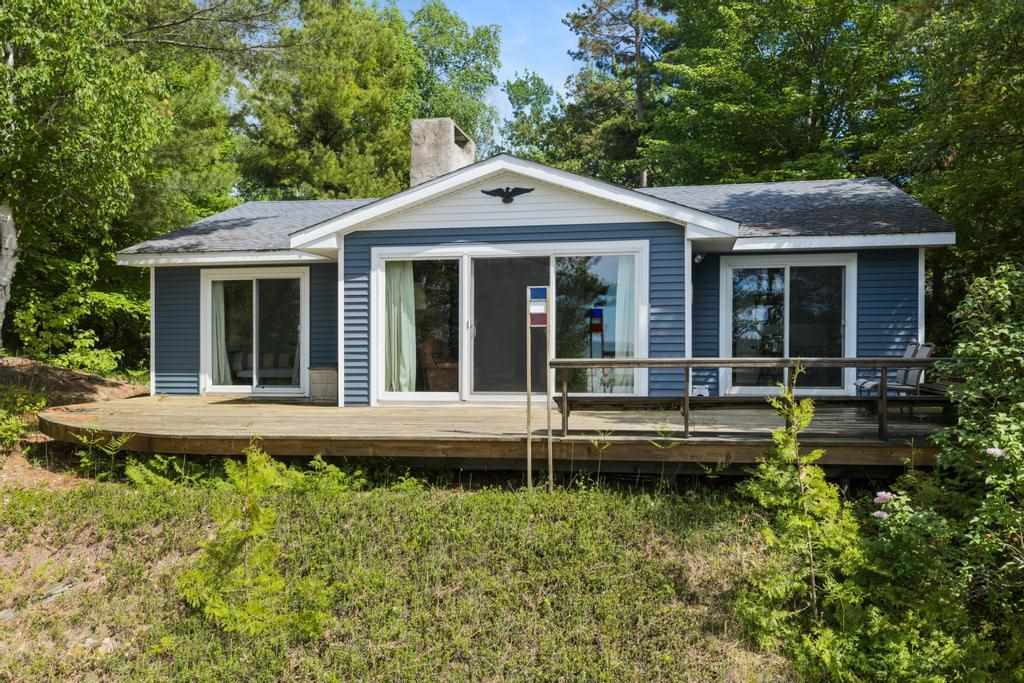 04883 Lakeshore Drive Charlevoix MI 49720-0000