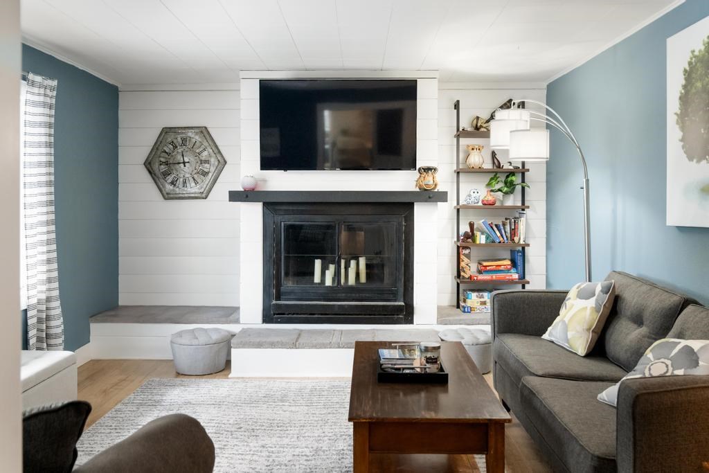 925 Charlevoix Boyne City MI 49712