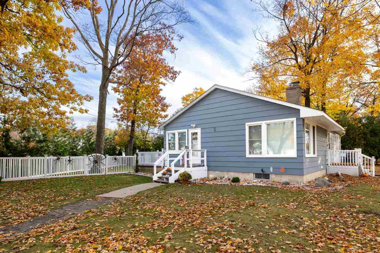 101 Oak Street Charlevoix MI 49720