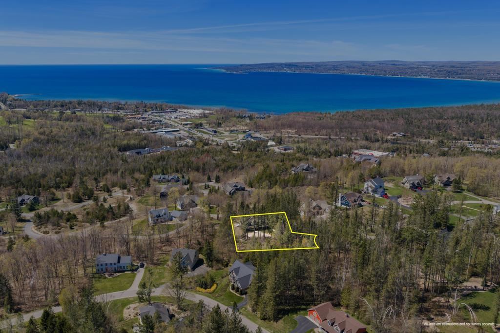 1248 Autumn Lane Petoskey MI 49770