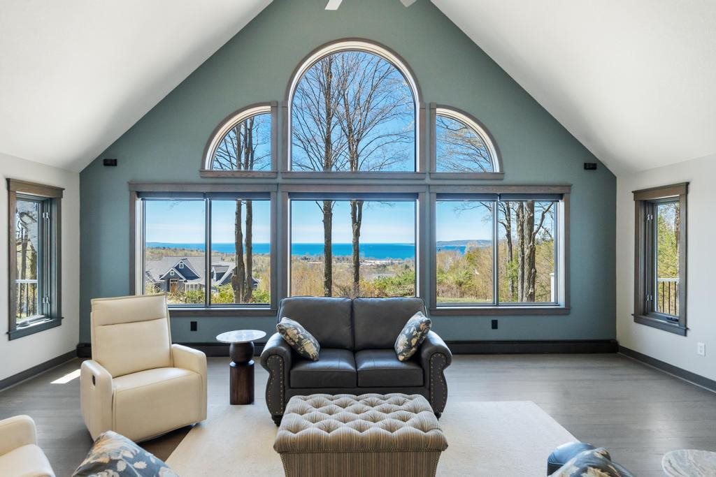1248 Autumn Lane Petoskey MI 49770
