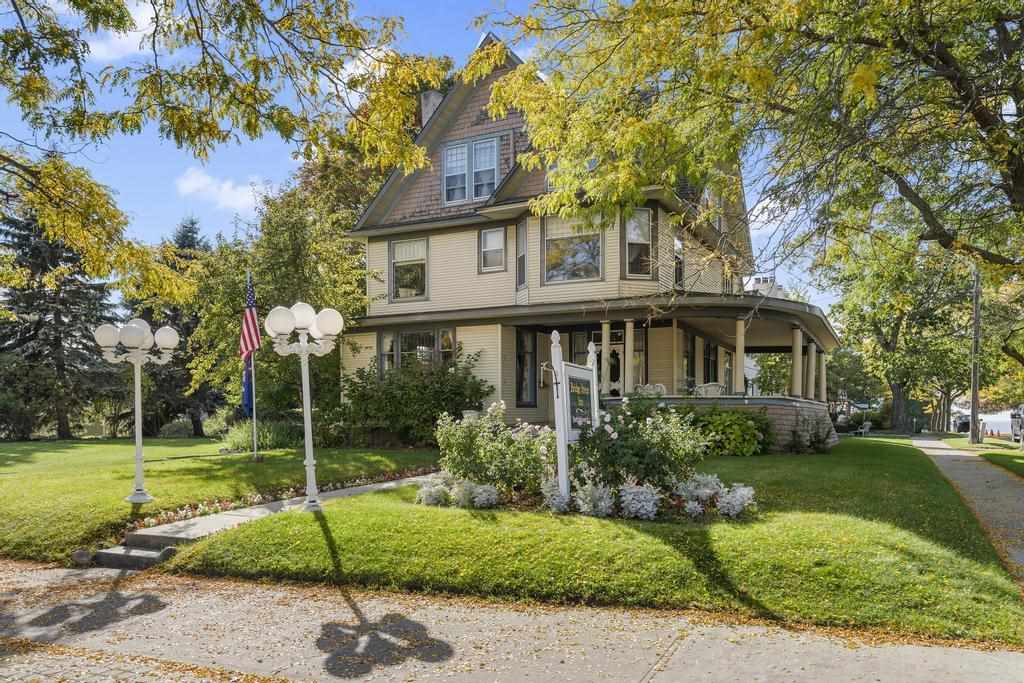 113 Michigan Avenue Charlevoix MI 49720