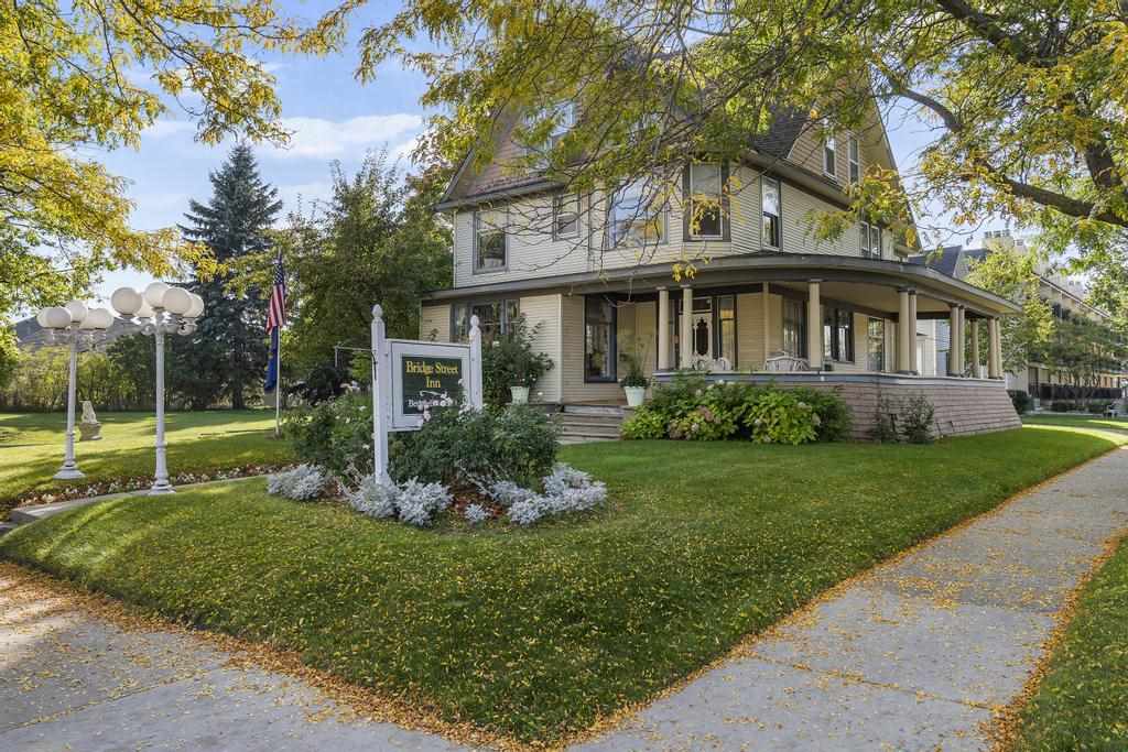 113 Michigan Avenue Charlevoix MI 49720