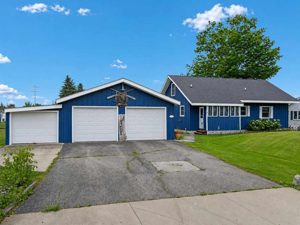 5821 Bellchase Drive Indian River MI 49749