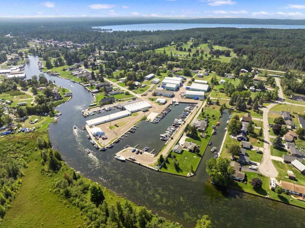 5821 Bellchase Drive Indian River MI 49749