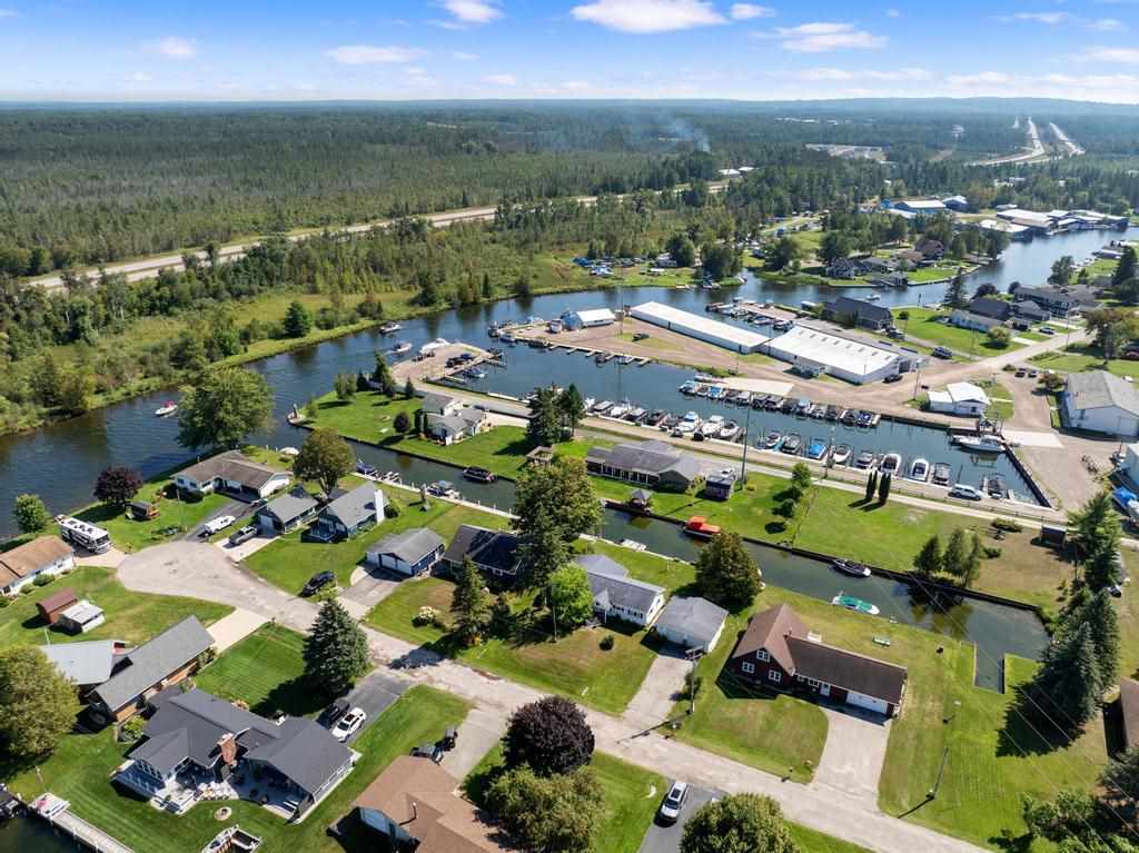 5821 Bellchase Drive Indian River MI 49749