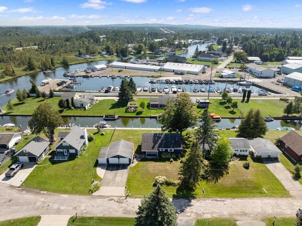 5821 Bellchase Drive Indian River MI 49749
