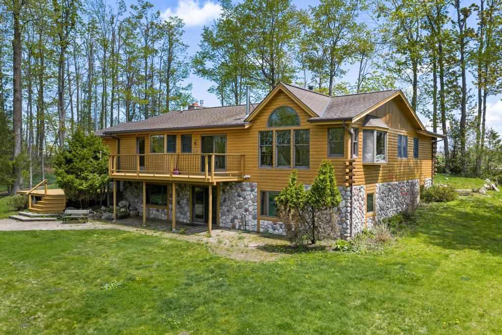 1396 Blackbird Road Petoskey MI 49770