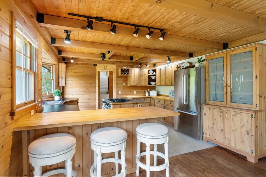 1396 Blackbird Road Petoskey MI 49770