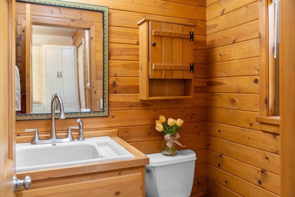 1396 Blackbird Road Petoskey MI 49770