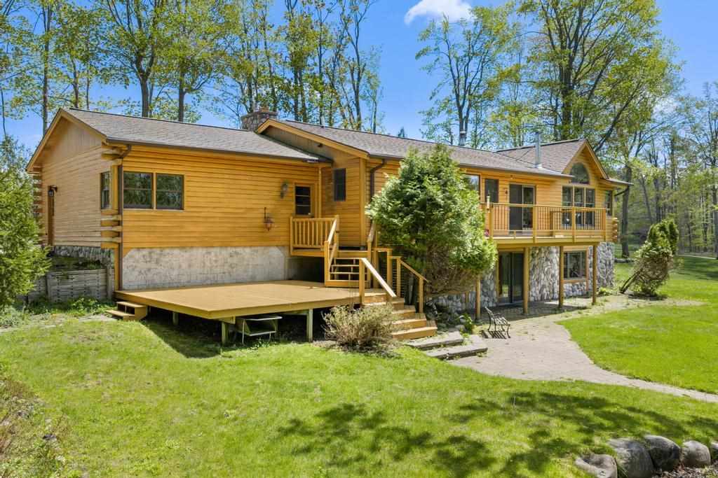 1396 Blackbird Road Petoskey MI 49770