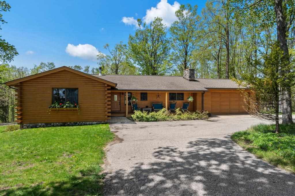 1396 Blackbird Road Petoskey MI 49770