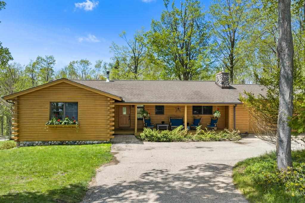 1396 Blackbird Road Petoskey MI 49770