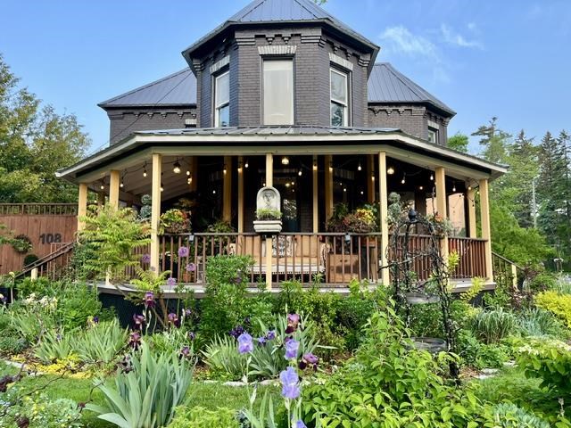 108 Petoskey Avenue Charlevoix MI 49720