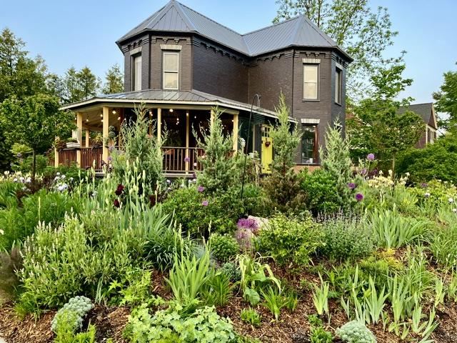 108 Petoskey Avenue Charlevoix MI 49720