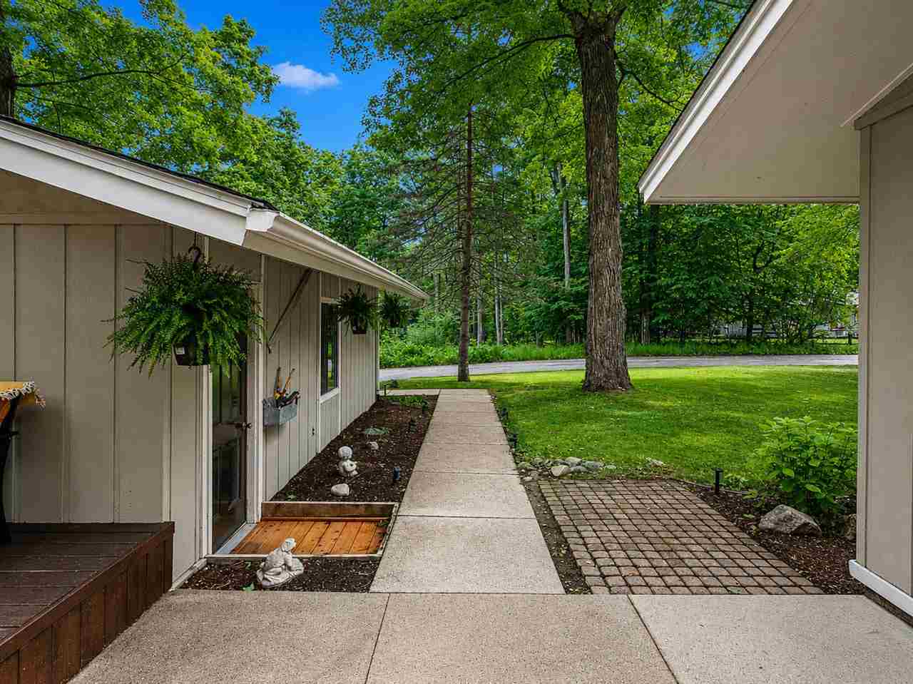 12593 Fern Place Charlevoix MI 49720