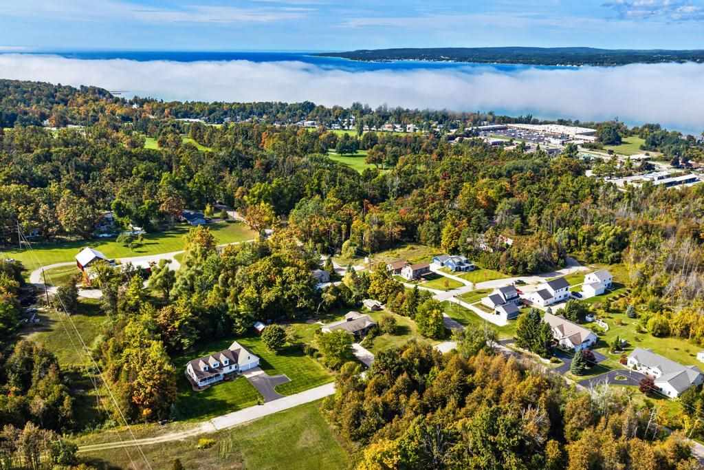 991 Cross Creek Lane Petoskey MI 49770