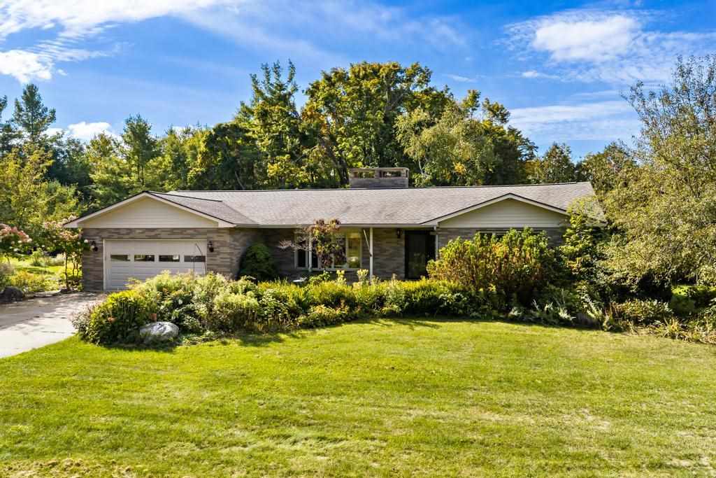 991 Cross Creek Lane Petoskey MI 49770