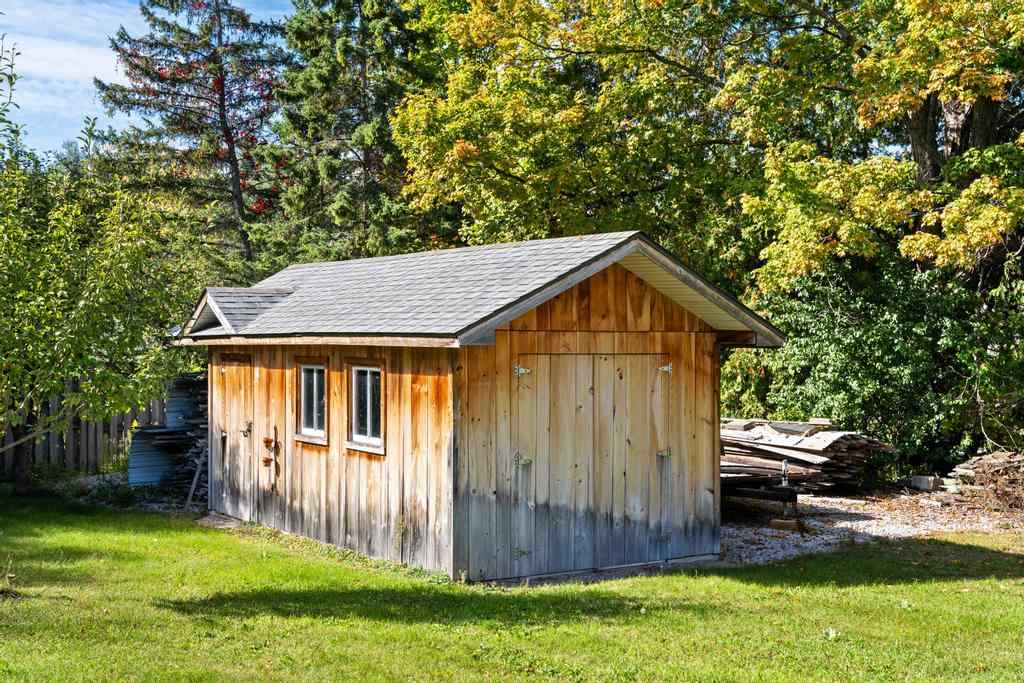 991 Cross Creek Lane Petoskey MI 49770