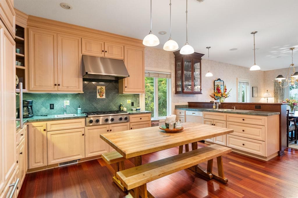 110 W Dixon Charlevoix MI 49720