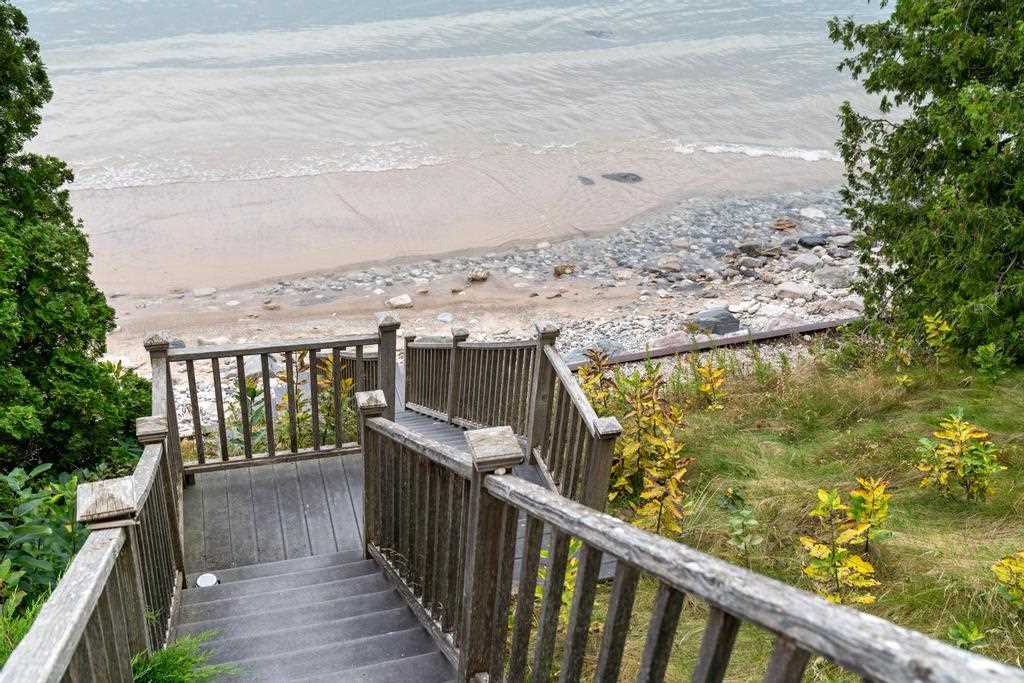 110 W Dixon Charlevoix MI 49720