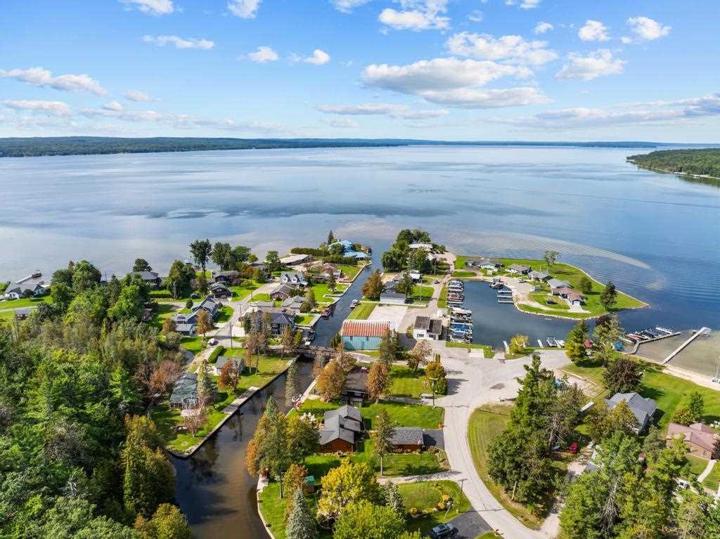 6557 Barbara Avenue Indian River MI 49749