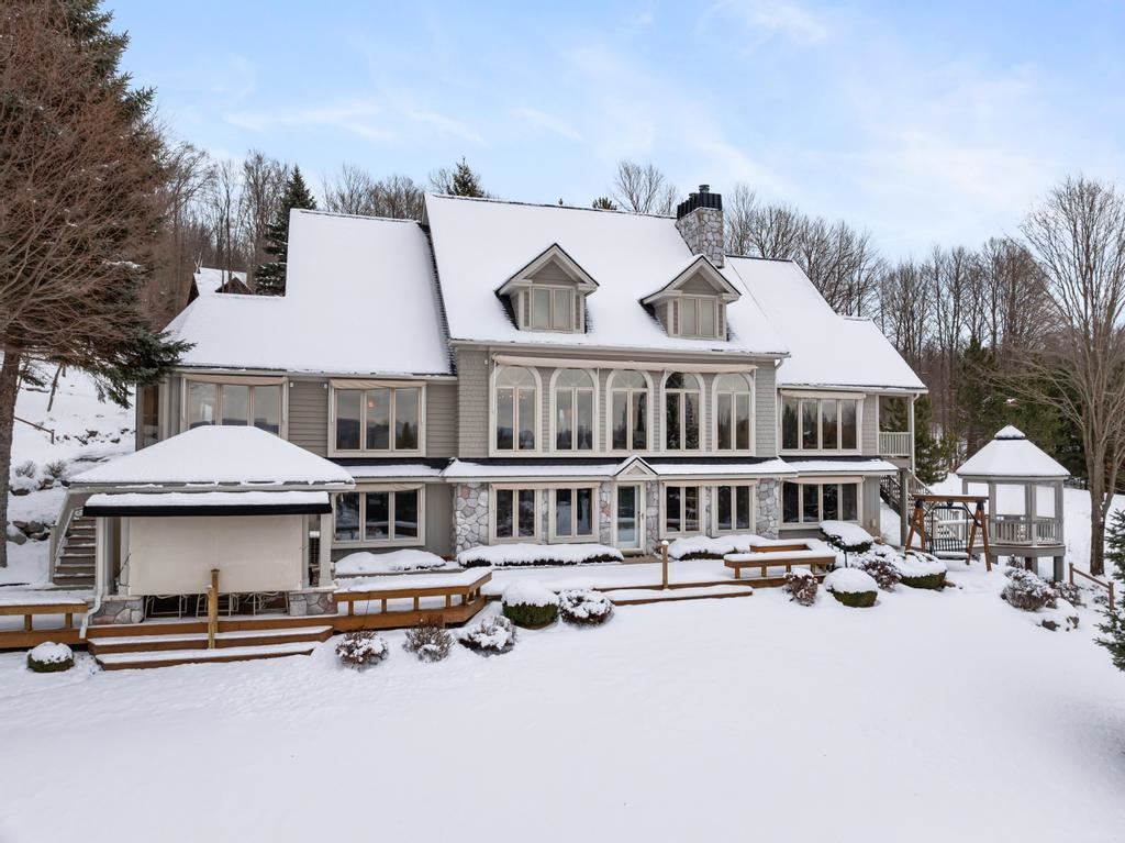 1022 Ridgeline Drive Boyne City MI 49712